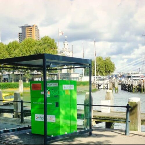 Overkapping voor automaten model Myla 29 Overkapping model Myla toegepast als overkapping voor betaal- en ticketautomaten in Rotterdam